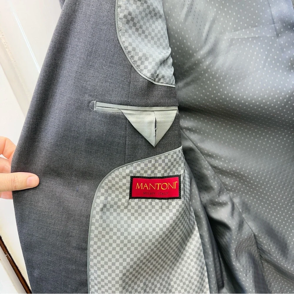 Mantoni Milan Italy grey 100% virgin wool 2 button blazer suit coat mens 42 long